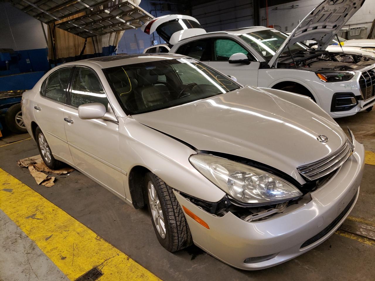 LEXUS ES 330 2004 with VIN JTHBA30G045036606 - Photo from auction