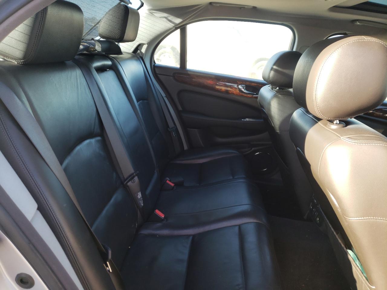 Photo 6 from auction – 2006 JAGUAR XJR with VIN SAJWA73C76TH00535
