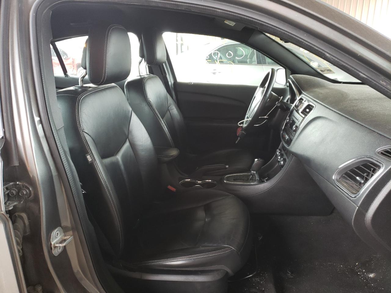 Photo 5 from auction – 2013 CHRYSLER 200 LIMITE with VIN 1C3CCBCG3DN550203