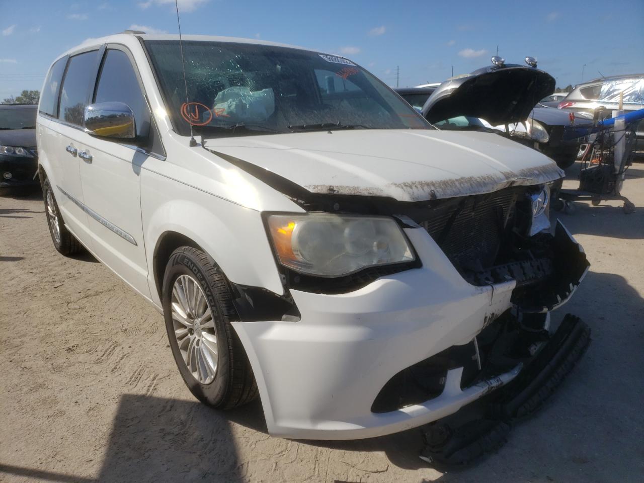 CHRYSLER TOWN & COU 2011 with VIN 2A4RR8DG3BR716395 - Photo from auction