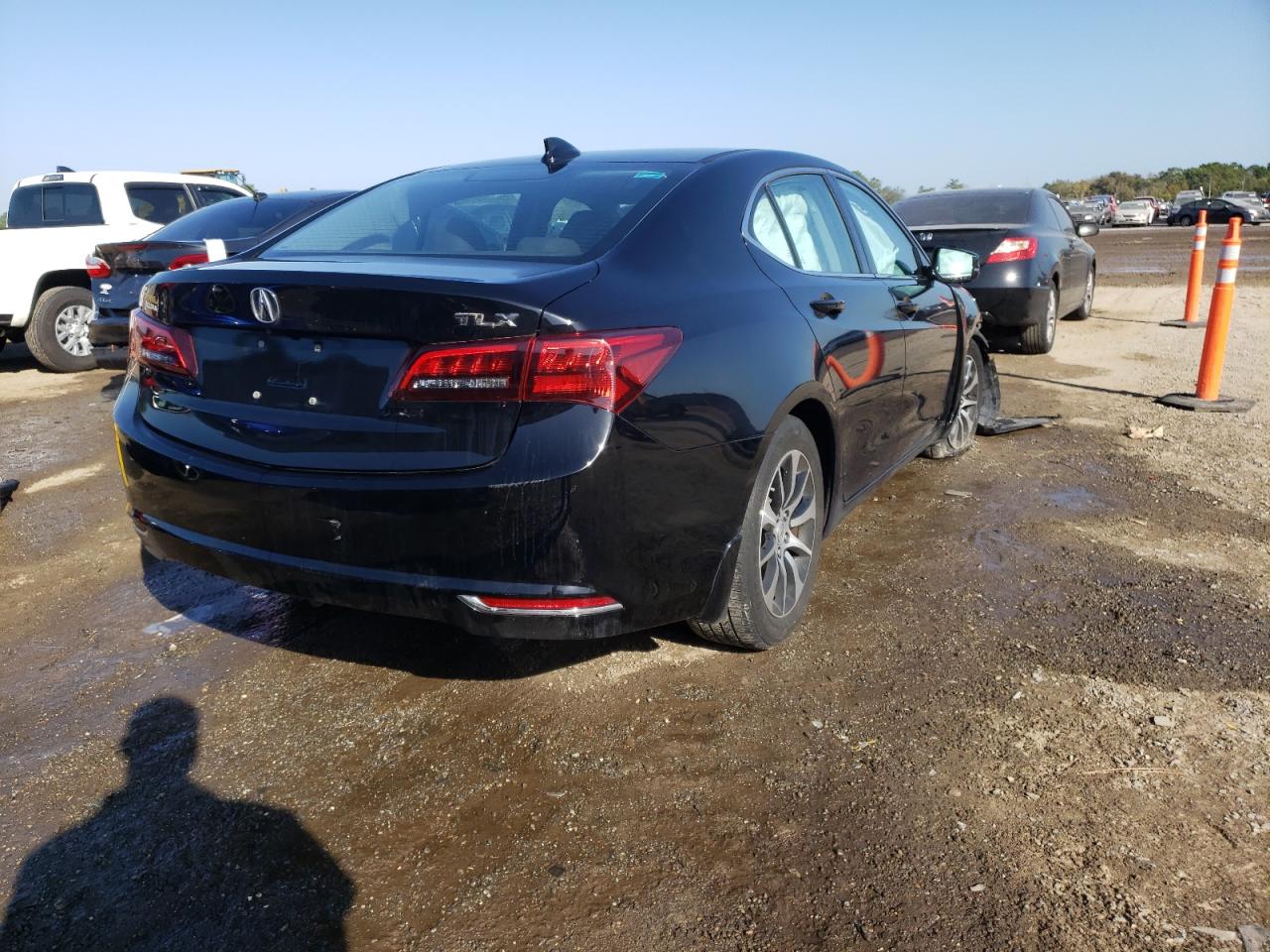Photo 4 from auction – 2016 ACURA TLX with VIN 19UUB1F39GA012687