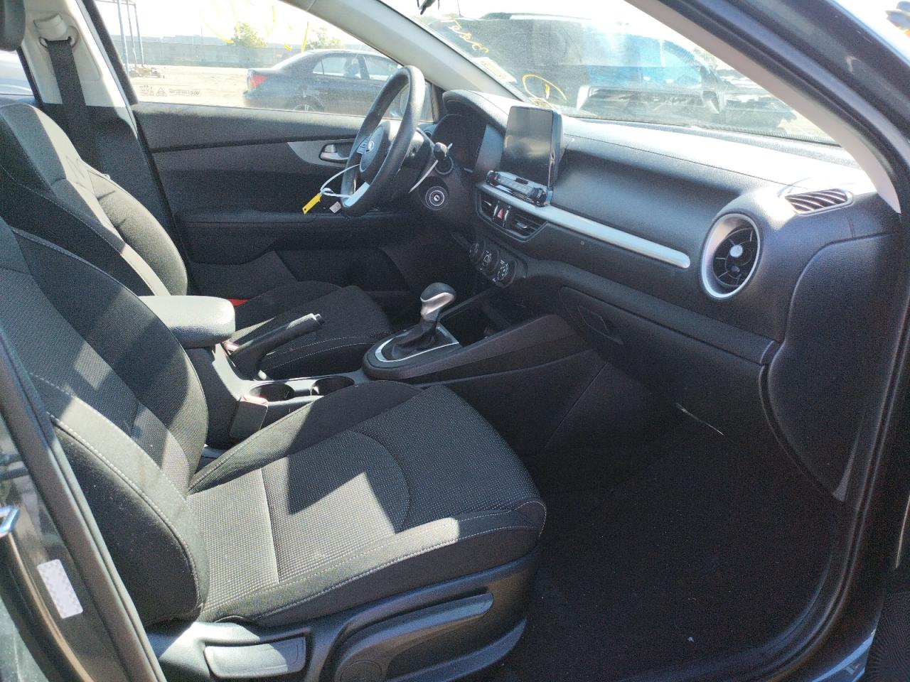 Photo 5 from auction – 2020 KIA FORTE FE with VIN 3KPF24AD6LE206464