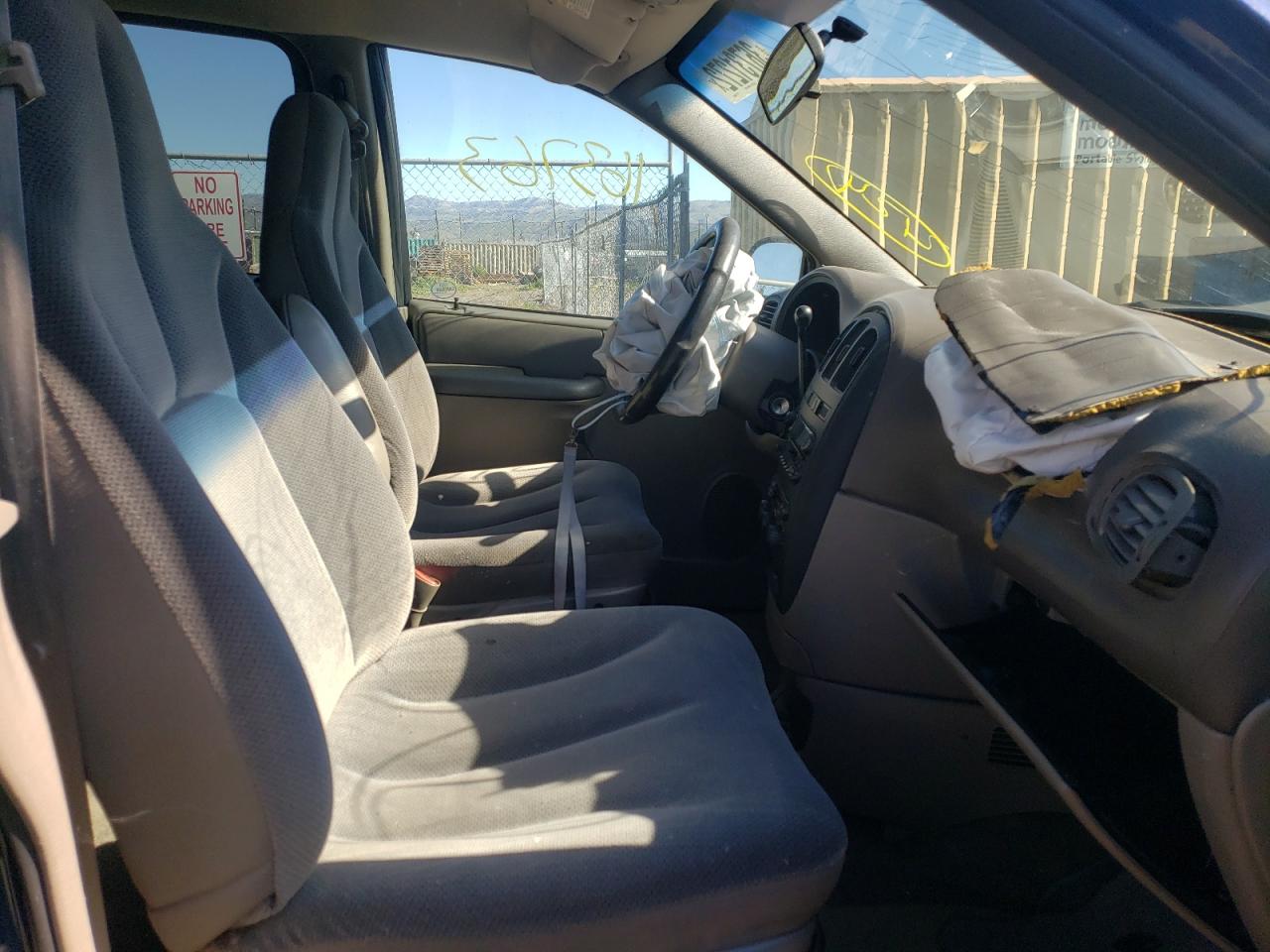 Photo 5 from auction – 2003 DODGE GRAND CARA with VIN 1D4GP24353B124609