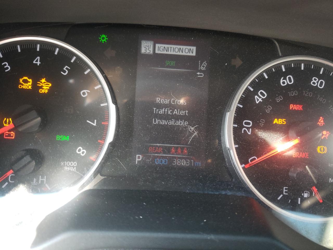 Photo 8 from auction – 2019 TOYOTA RAV4 XLE with VIN 2T3P1RFV6KW016589