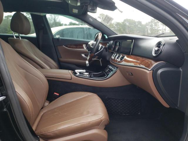 Photo 5 from auction – 2017 MERCEDES-BENZ E 300 with VIN WDDZF4JBXHA035377