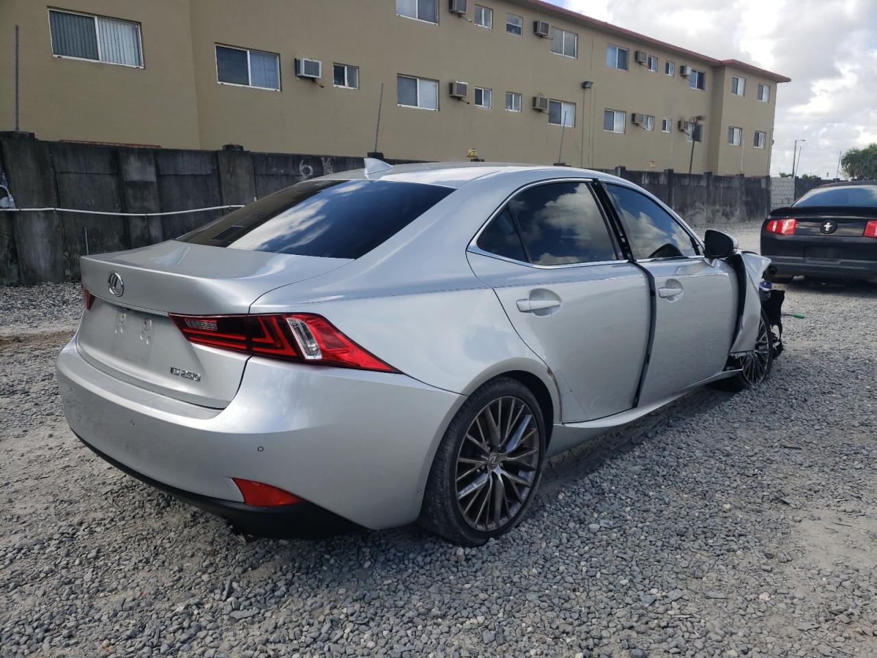 Photo 4 from auction – 2015 LEXUS IS 250 with VIN JTHBF1D25F5048032
