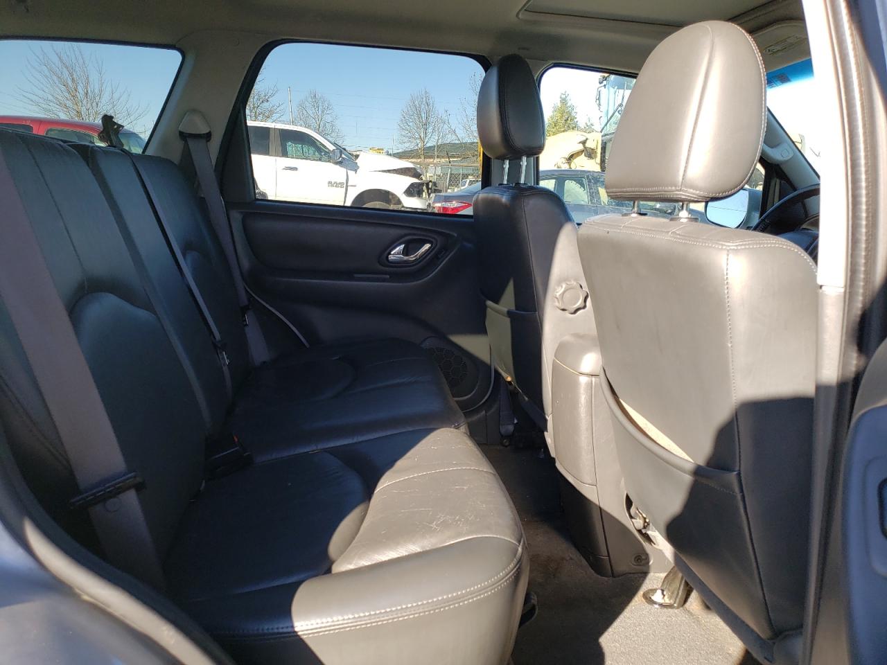 Photo 6 from auction – 2006 MAZDA TRIBUTE S with VIN 4F2CZ96126KM32982