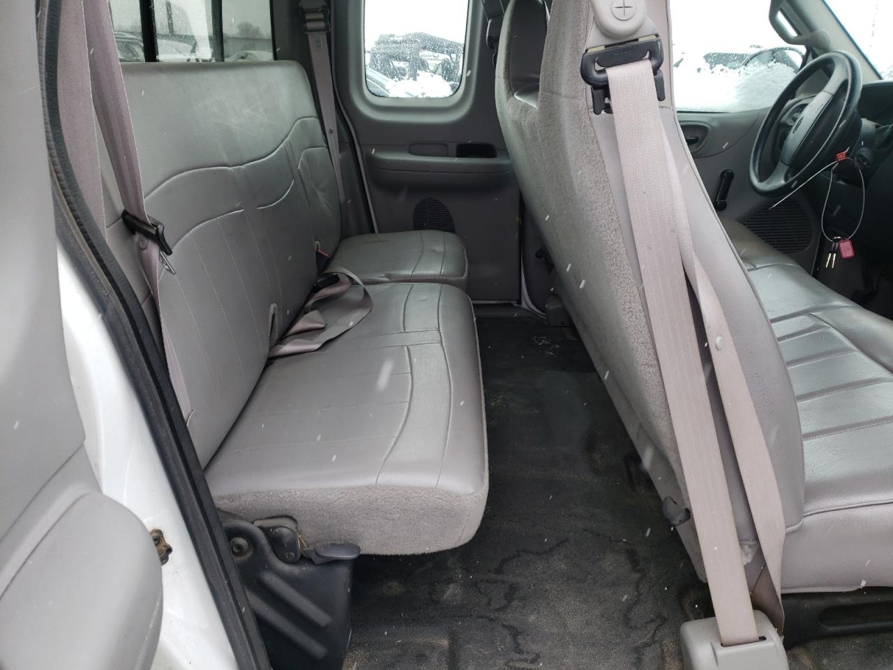 Photo 6 from auction – 2000 FORD F150 with VIN 1FTRX17W6YKA99779