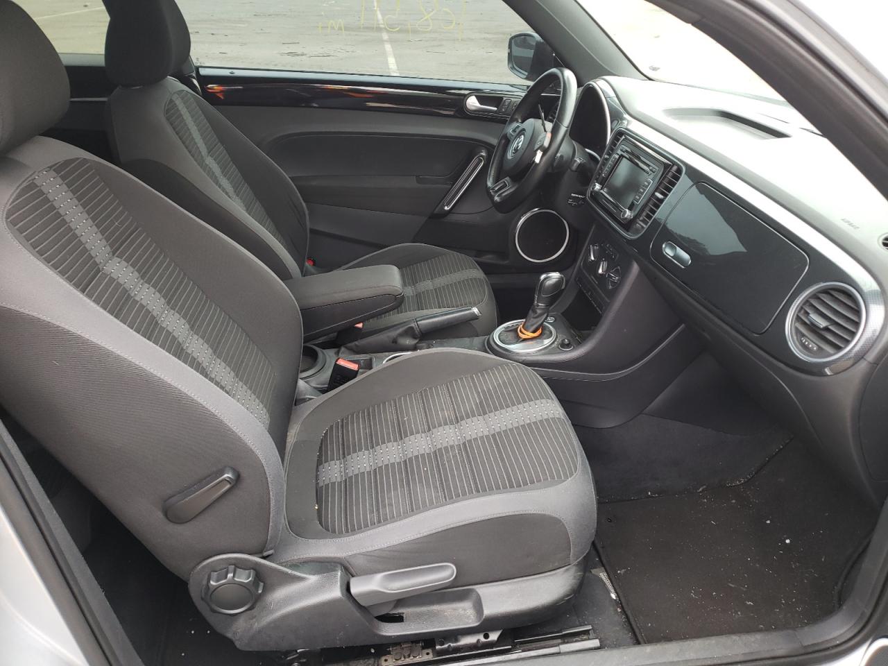 Photo 5 from auction – 2012 VOLKSWAGEN BEETLE TUR with VIN 3VWVA7AT7CM610450