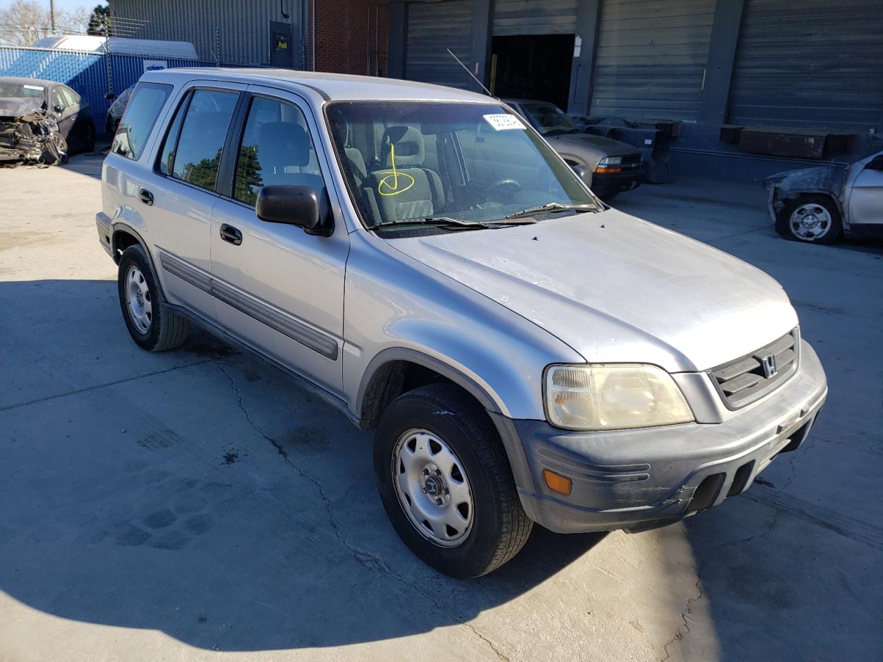 HONDA CR-V LX 2001 with VIN JHLRD18491C017374 - Photo from auction