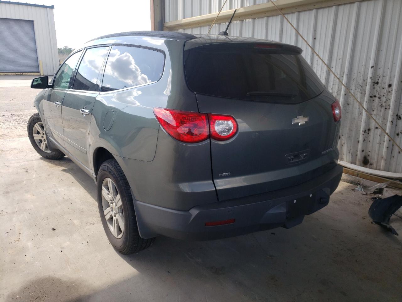 Photo 3 from auction – 2011 CHEVROLET TRAVERSE L with VIN 1GNKVGED4BJ236329