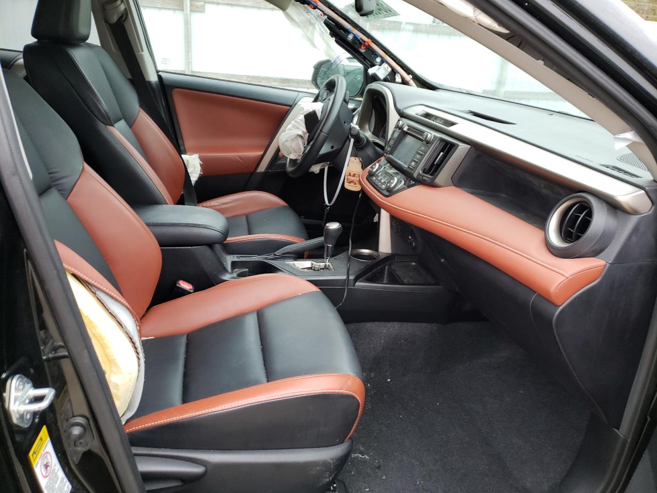 Photo 5 from auction – 2015 TOYOTA RAV4 LIMIT with VIN 2T3DFREV1FW381306