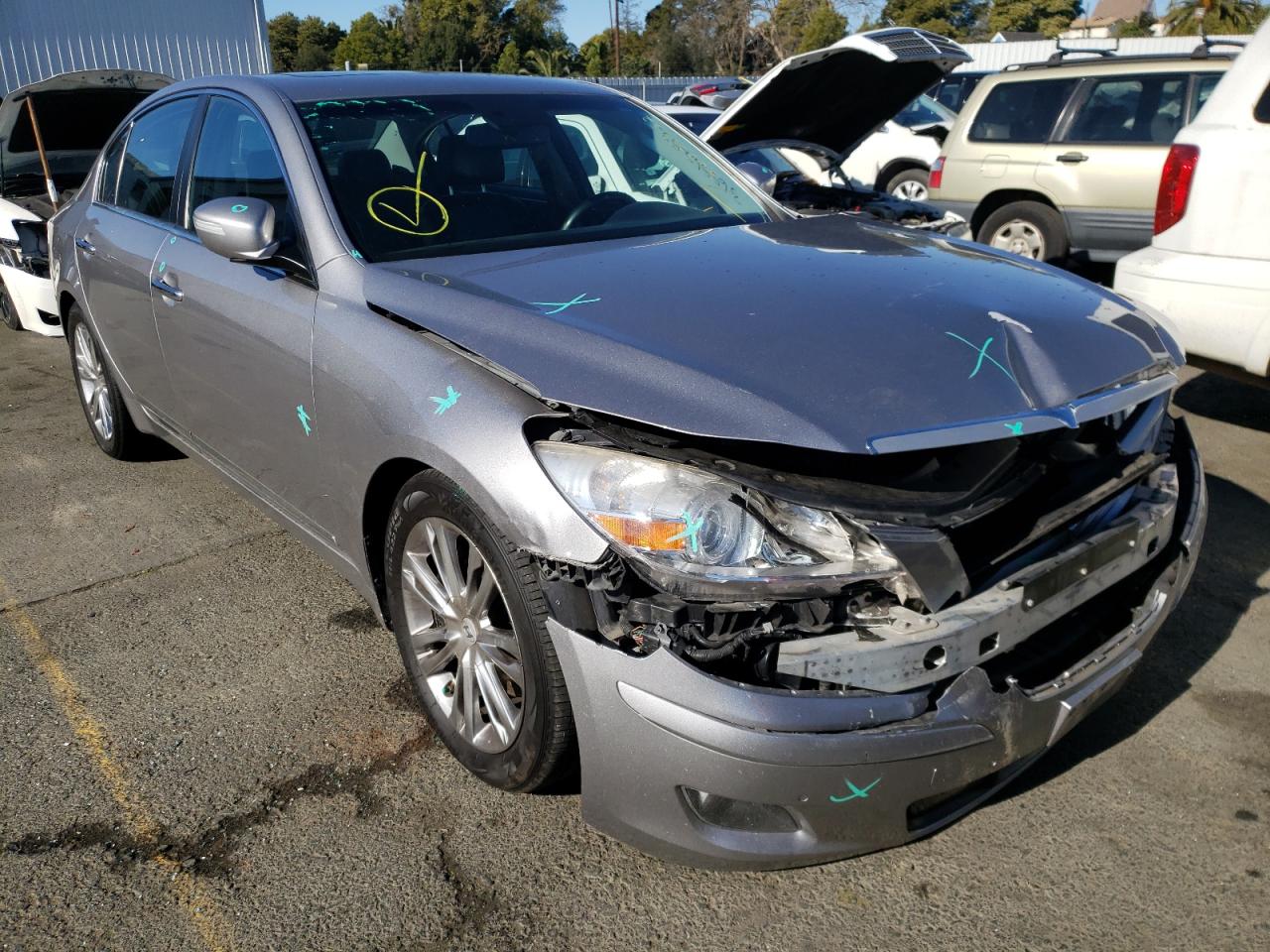 HYUNDAI GENESIS 4. 2011 with VIN KMHGC4DF5BU121447 - Photo from auction