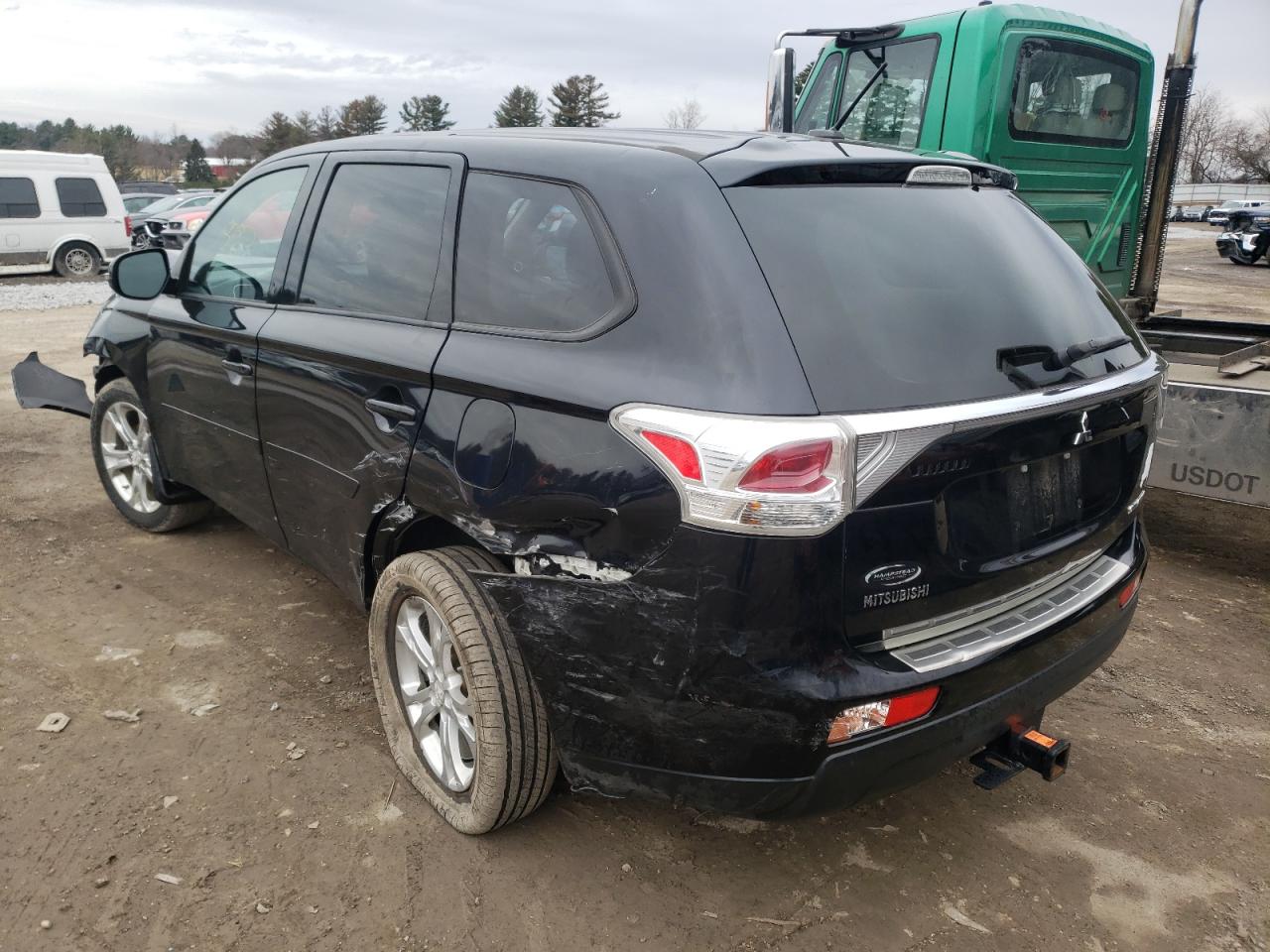 Photo 3 from auction – 2014 MITSUBISHI OUTLANDER with VIN JA4AD3A39EZ013412