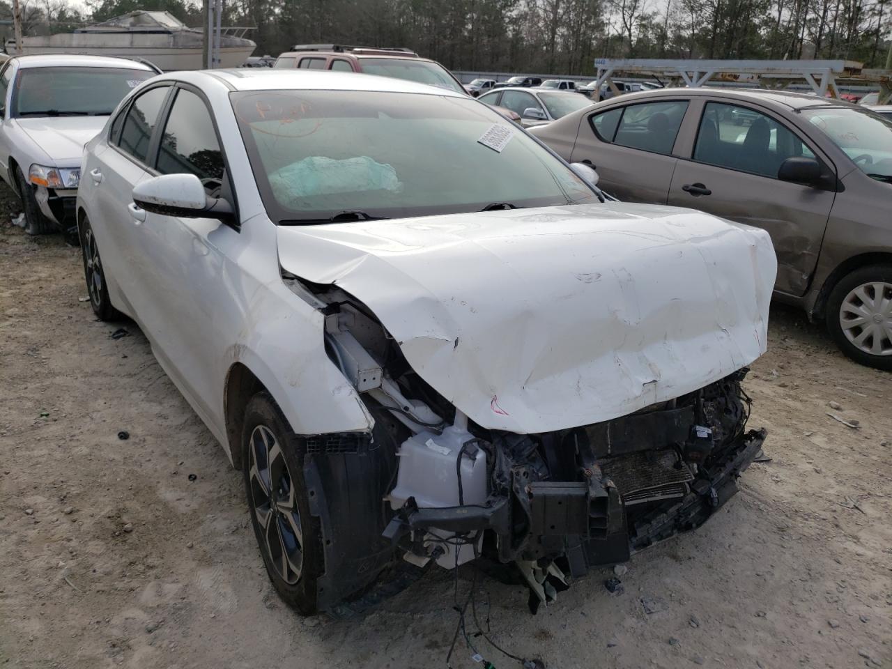 KIA FORTE FE 2019 with VIN 3KPF24AD4KE040332 - Photo from auction