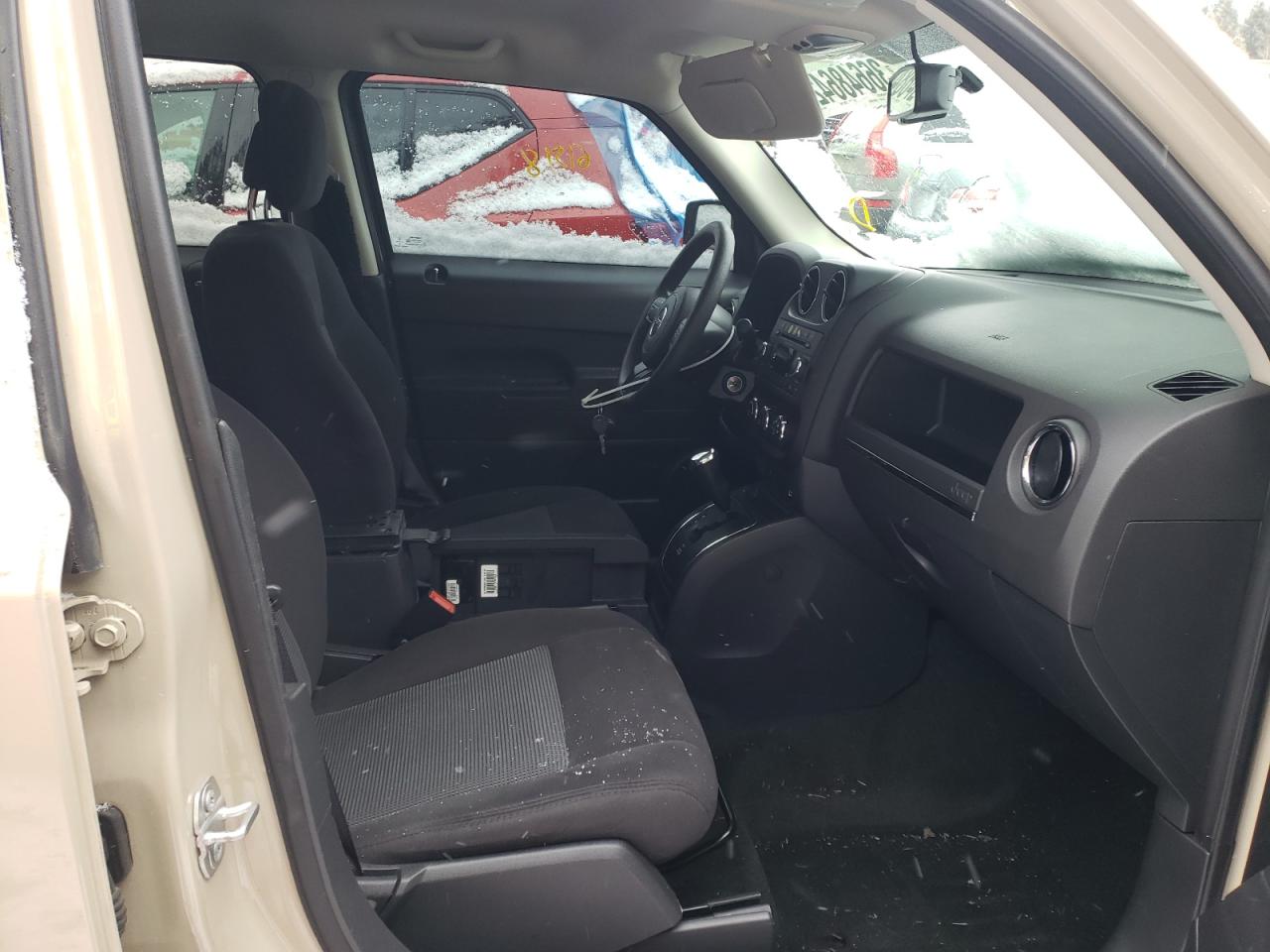 Photo 5 from auction – 2016 JEEP PATRIOT SP with VIN 1C4NJPBB2GD801302