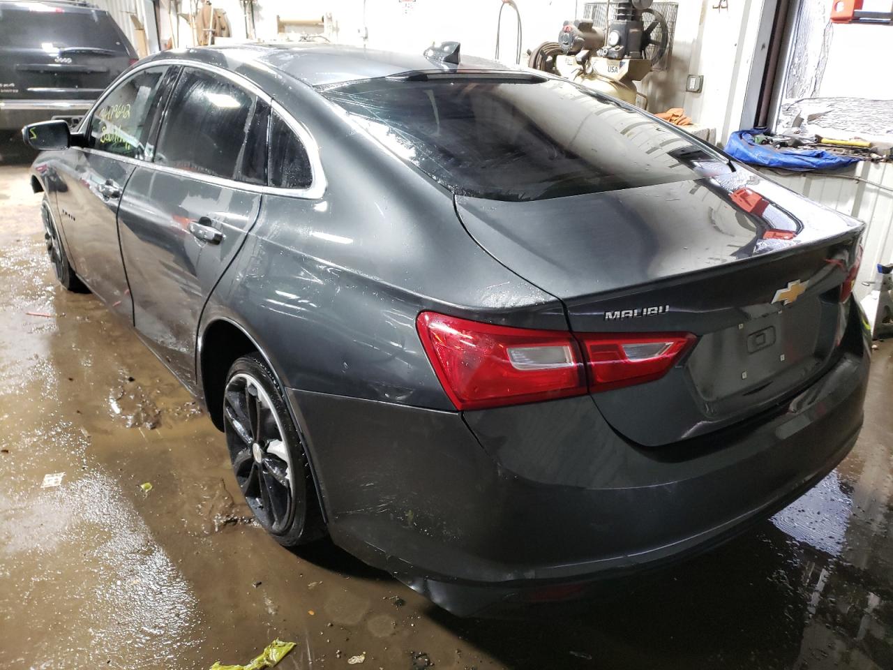 Photo 3 from auction – 2018 CHEVROLET MALIBU LT with VIN 1G1ZD5STXJF150897