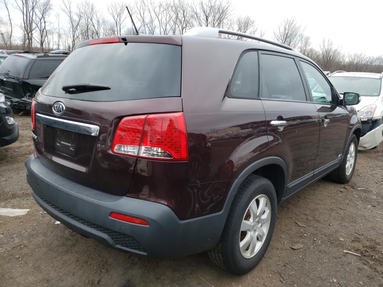 Photo 4 from auction – 2011 KIA SORENTO BA with VIN 5XYKTDA17BG048008