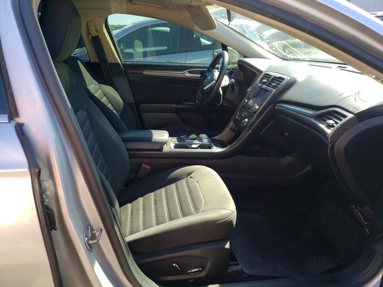 Photo 5 from auction – 2017 FORD FUSION SE with VIN 3FA6P0H71HR125372