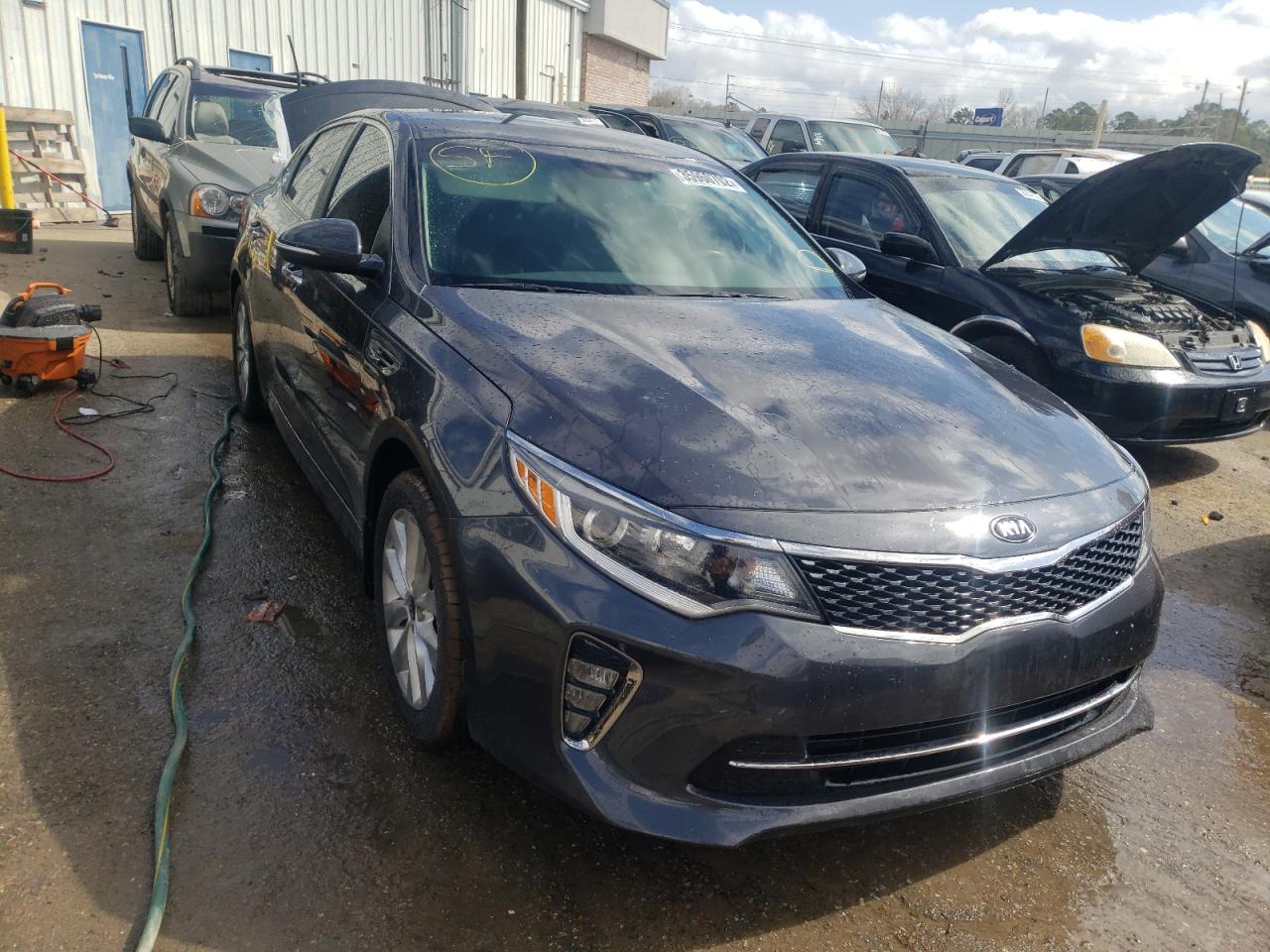 KIA OPTIMA LX 2018 with VIN 5XXGT4L35JG219863 - Photo from auction