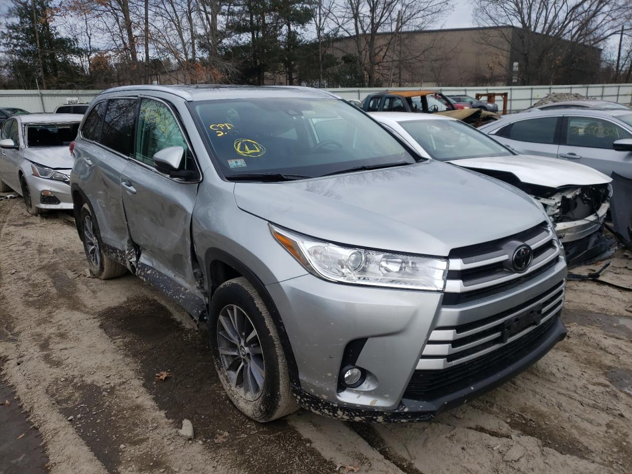 Photo 1 from auction – 2019 TOYOTA HIGHLANDER with VIN 5TDJZRFH3KS589573
