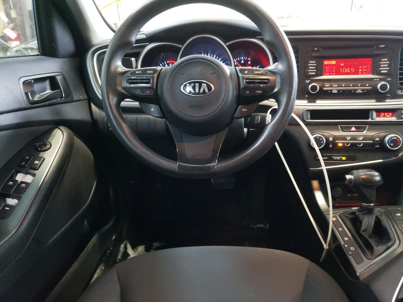 Photo 9 from auction – 2015 KIA OPTIMA LX with VIN KNAGM4A70F5624959