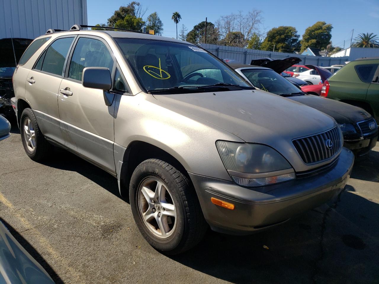 Zdjęcie 1 z aukcji – 2000 LEXUS RX 300 z VIN JT6HF10U6Y0105641