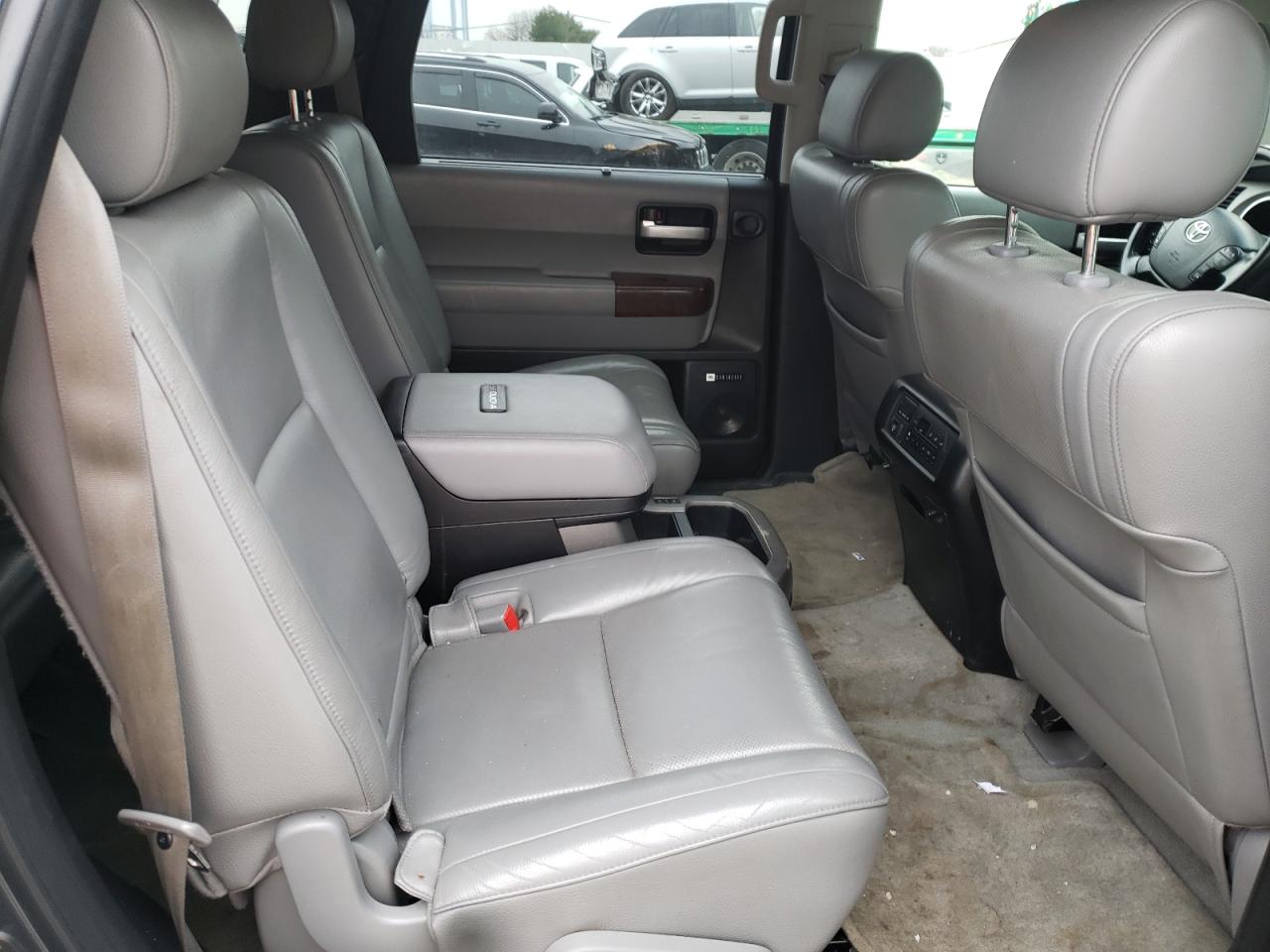 Photo 6 from auction – 2010 TOYOTA SEQUOIA PL with VIN 5TDDY5G19AS032871