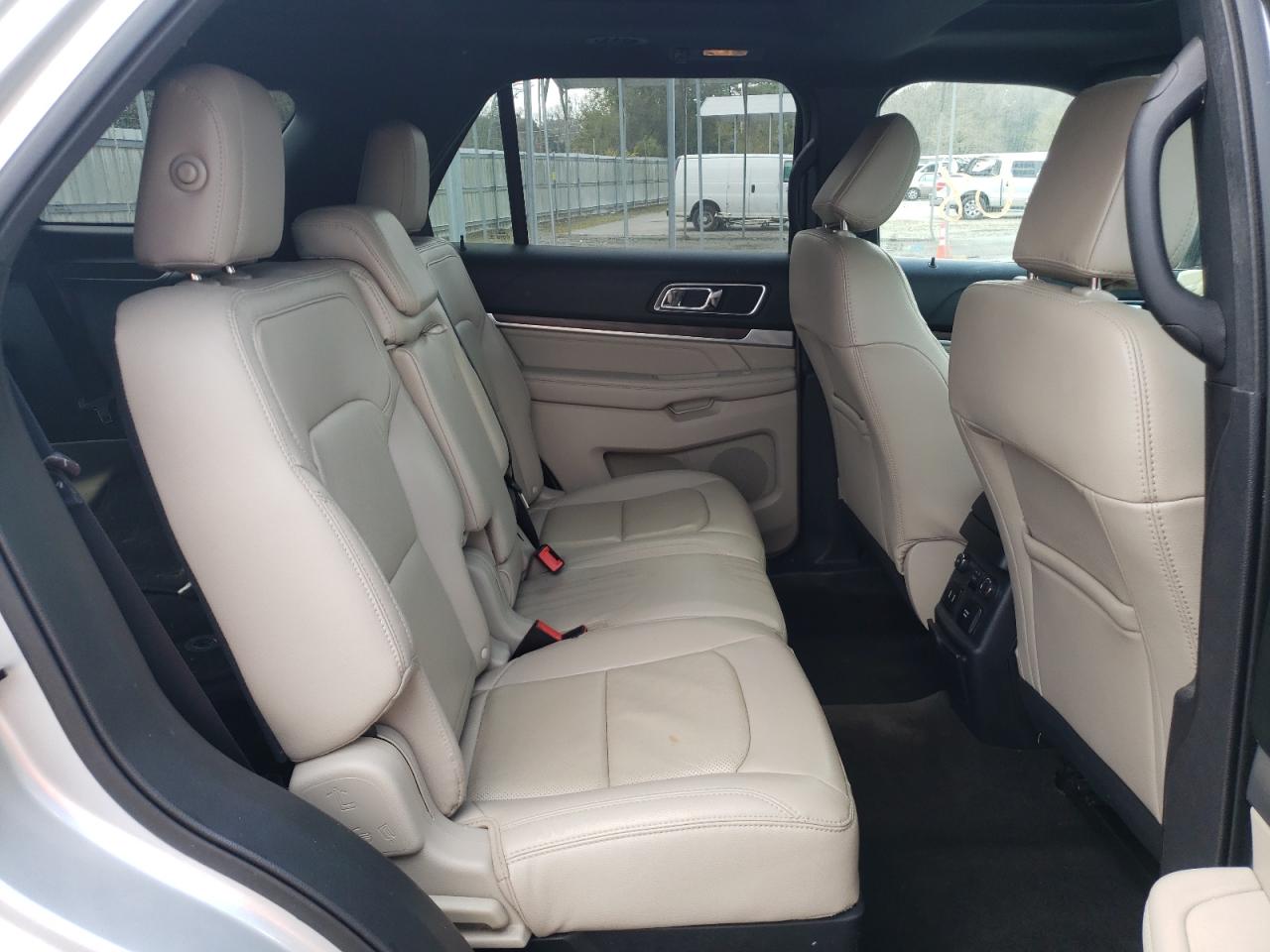 Photo 6 from auction – 2018 FORD EXPLORER L with VIN 1FM5K7F83JGA04604