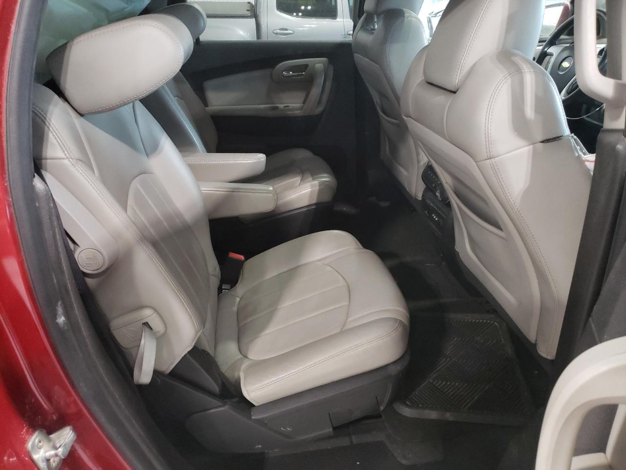 Photo 6 from auction – 2012 CHEVROLET TRAVERSE L with VIN 1GNKVLEDXCJ406882
