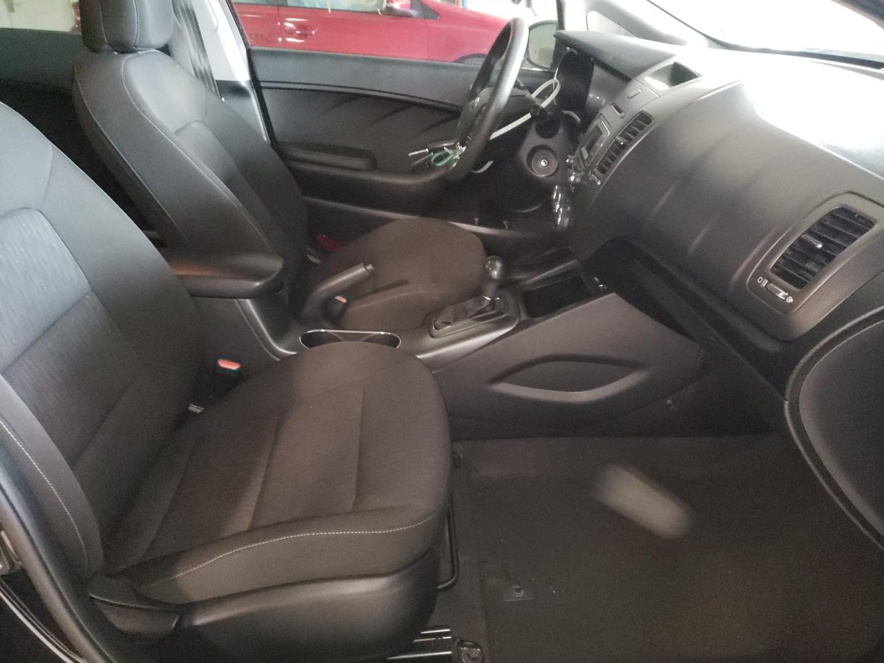 Photo 5 from auction – 2016 KIA FORTE LX with VIN KNAFK4A60G5478380