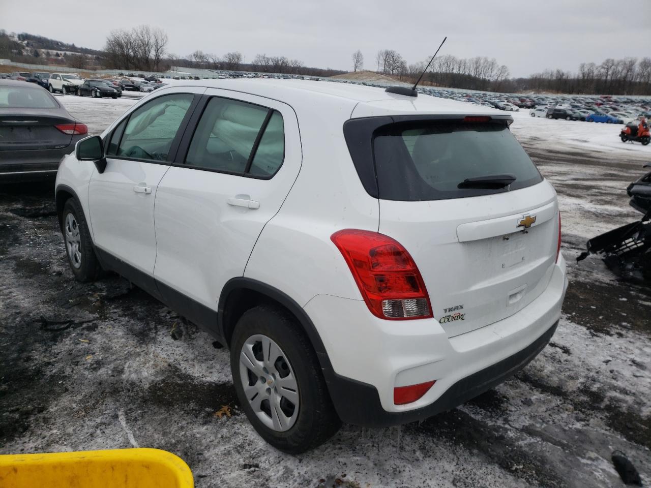 Photo 3 from auction – 2017 CHEVROLET TRAX LS with VIN KL7CJKSB6HB193501