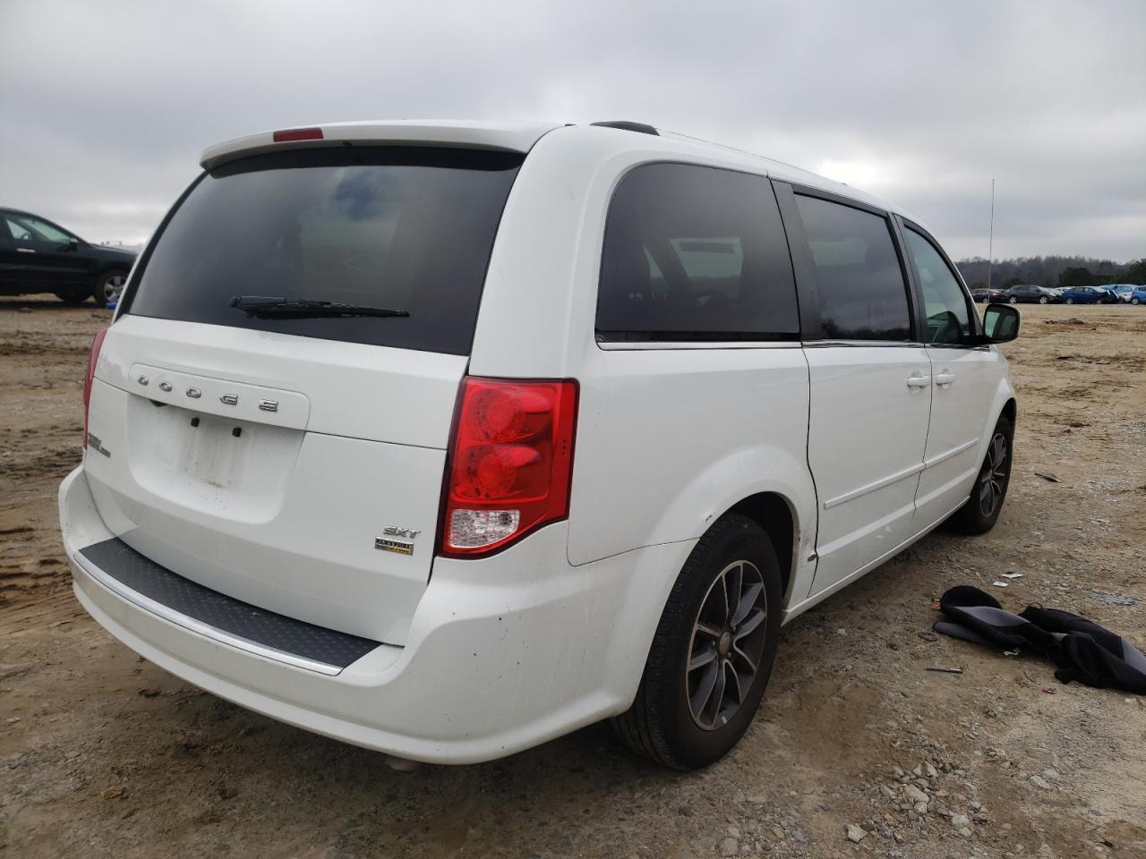 Photo 4 from auction – 2017 DODGE GRAND CARA with VIN 2C4RDGCGXHR699345