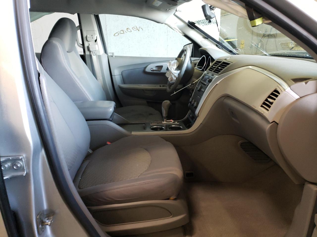 Photo 5 from auction – 2012 CHEVROLET TRAVERSE L with VIN 1GNKVFED5CJ212455