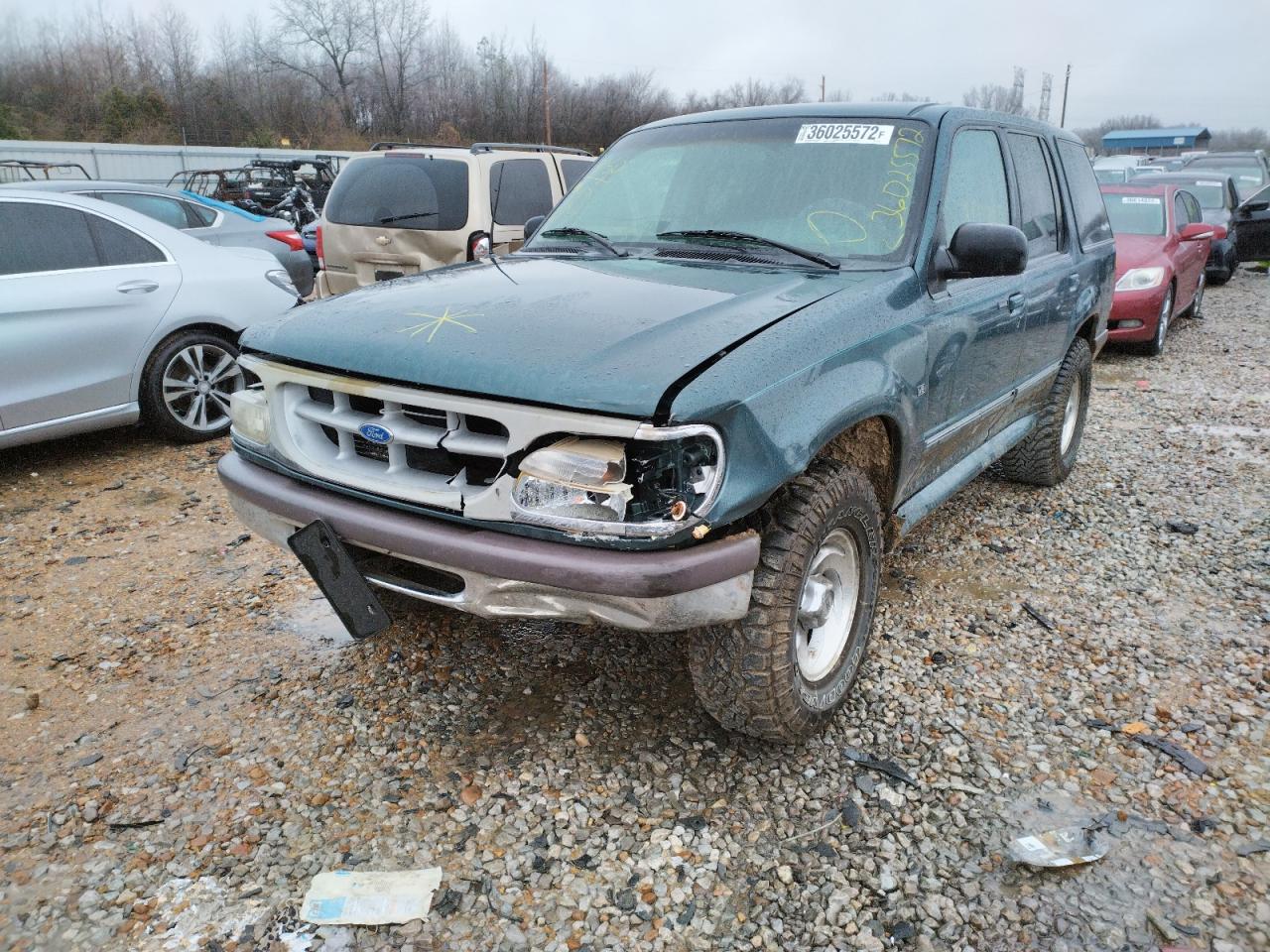 Photo 2 from auction – 1996 FORD EXPLORER with VIN 1FMDU32P9TUD41018