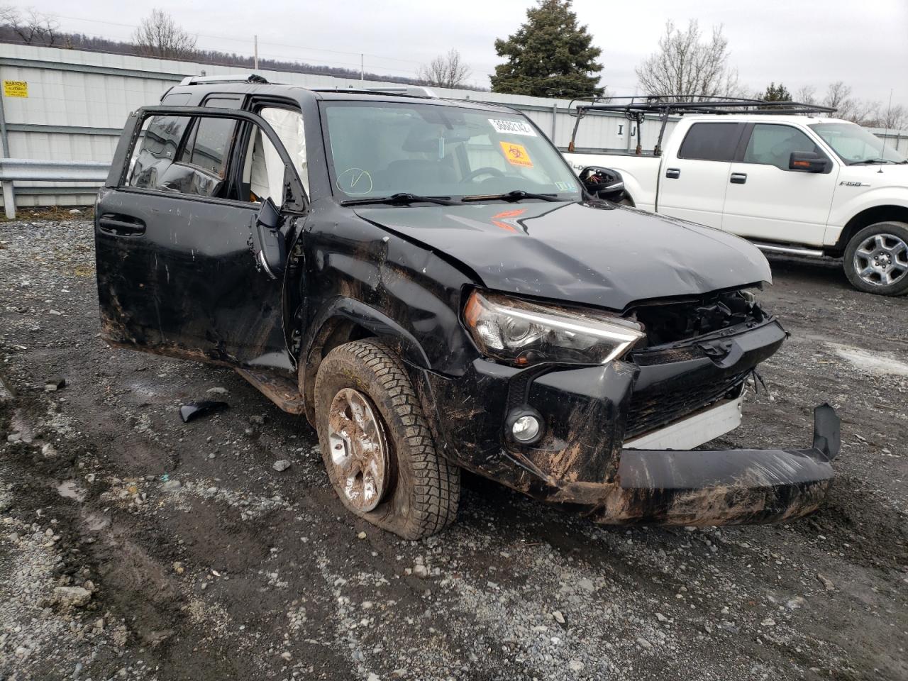 TOYOTA 4RUNNER SR 2018 with VIN JTEBU5JR2J5537248 - Photo from auction
