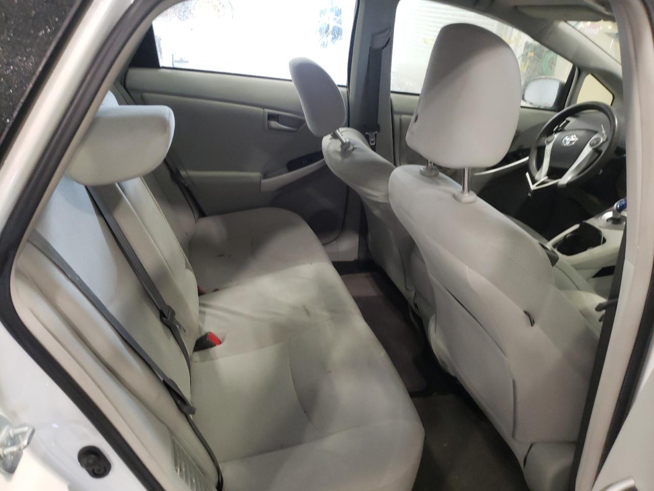 Photo 6 from auction – 2013 TOYOTA PRIUS with VIN JTDKN3DU6D5541667