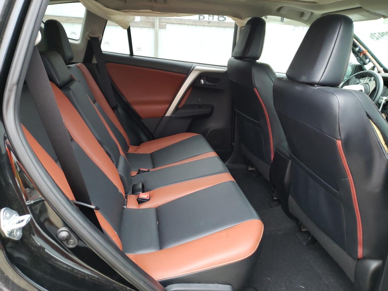 Photo 6 from auction – 2015 TOYOTA RAV4 LIMIT with VIN 2T3DFREV1FW381306