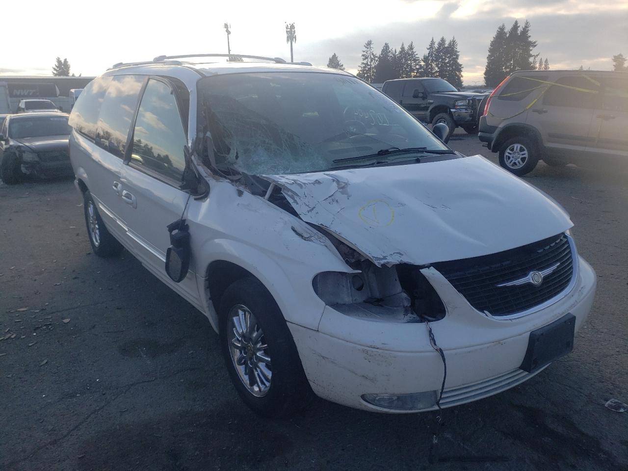 CHRYSLER TOWN & COU 2002 with VIN 2C8GP64L12R767638 - Photo from auction