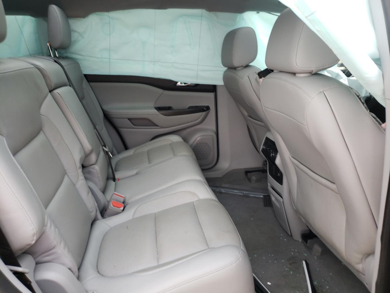 Photo 6 from auction – 2017 GMC ACADIA SLT with VIN 1GKKNMLS1HZ160060
