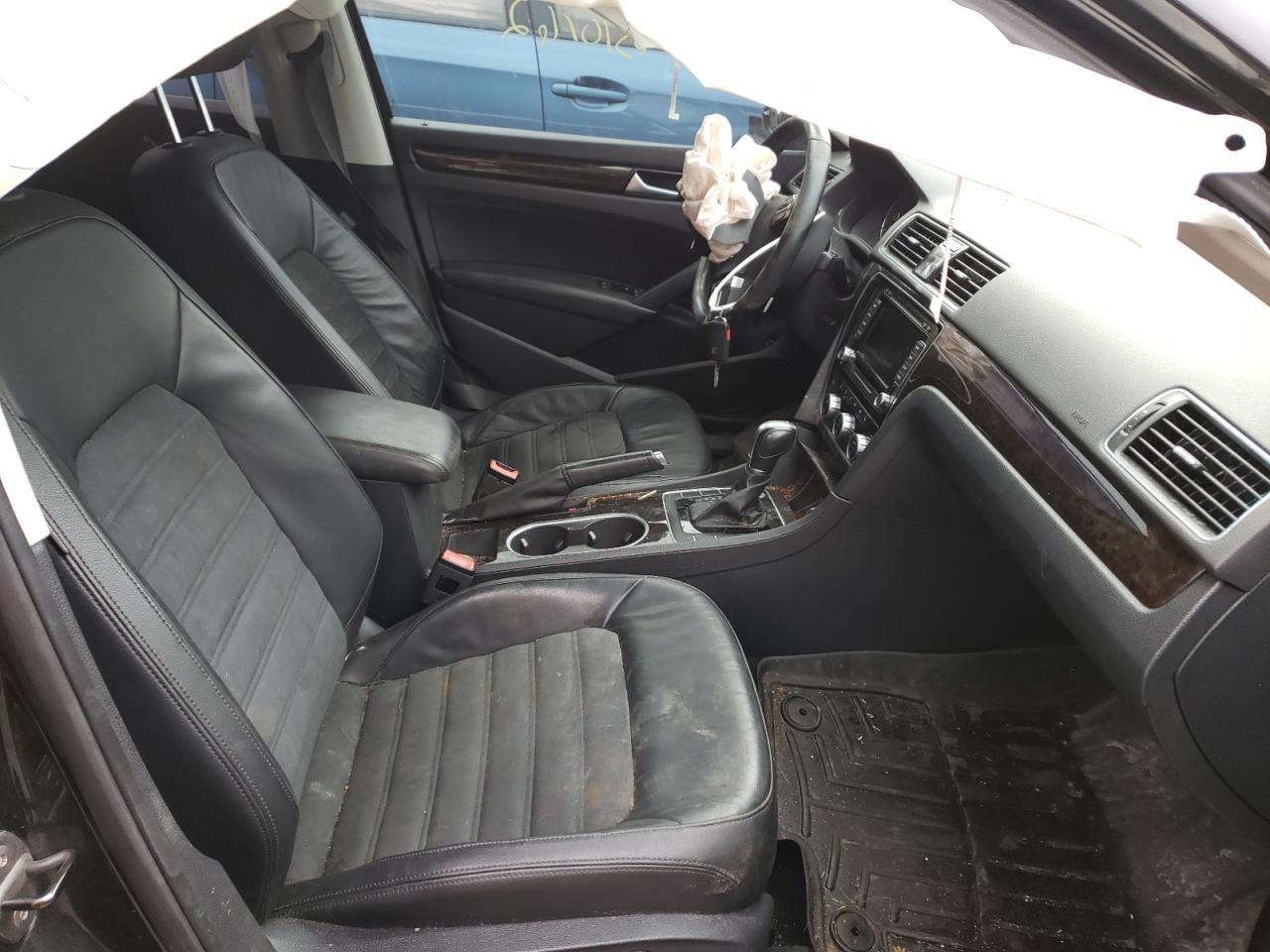 Photo 5 from auction – 2014 VOLKSWAGEN PASSAT SEL with VIN 1VWCN7A35EC043221