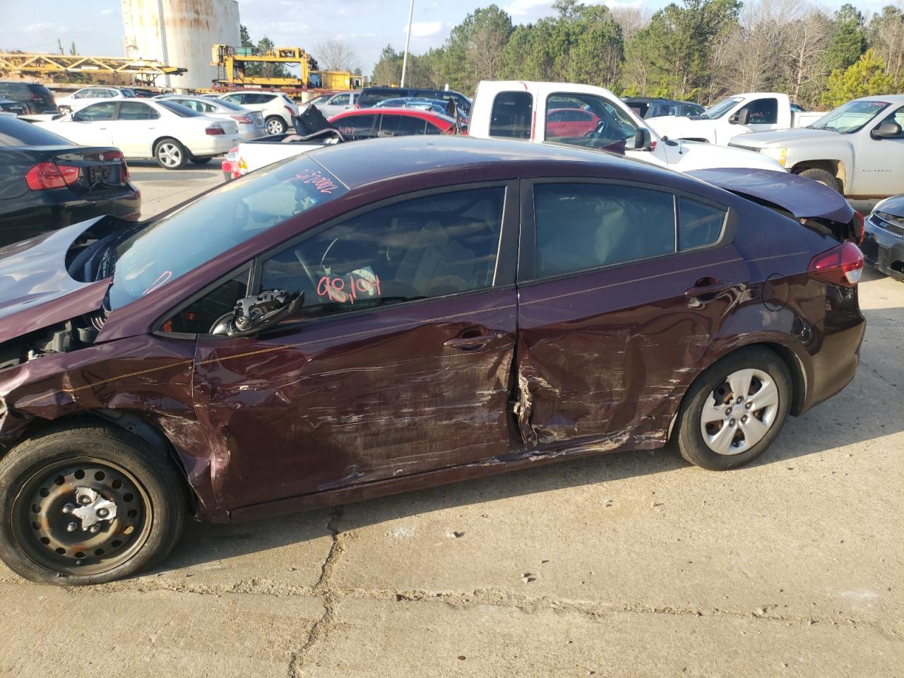 Photo 10 from auction – 2017 KIA FORTE LX with VIN 3KPFK4A7XHE159635