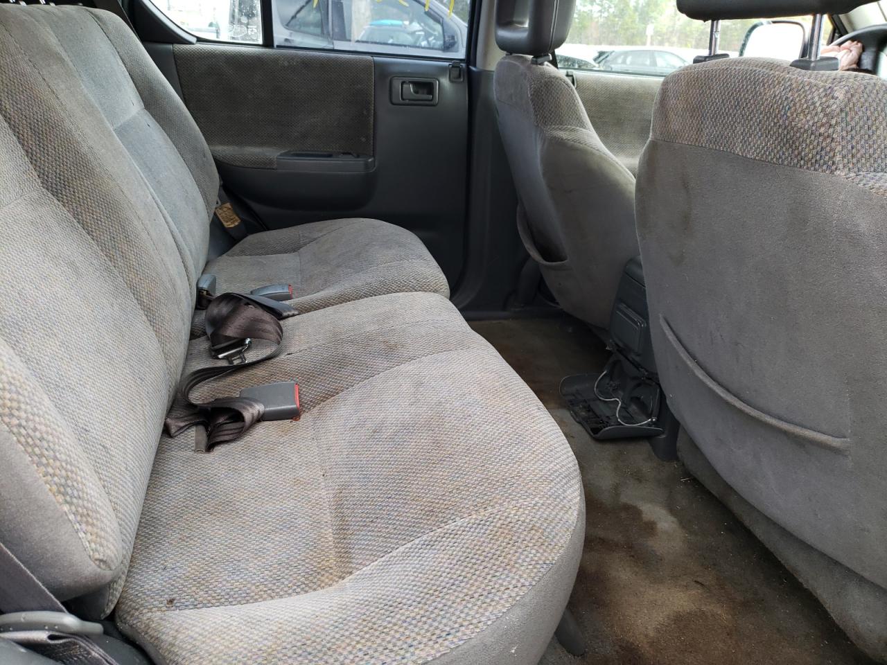 Photo 6 from auction – 1999 ISUZU RODEO S with VIN 4S2CK58W4X4320622