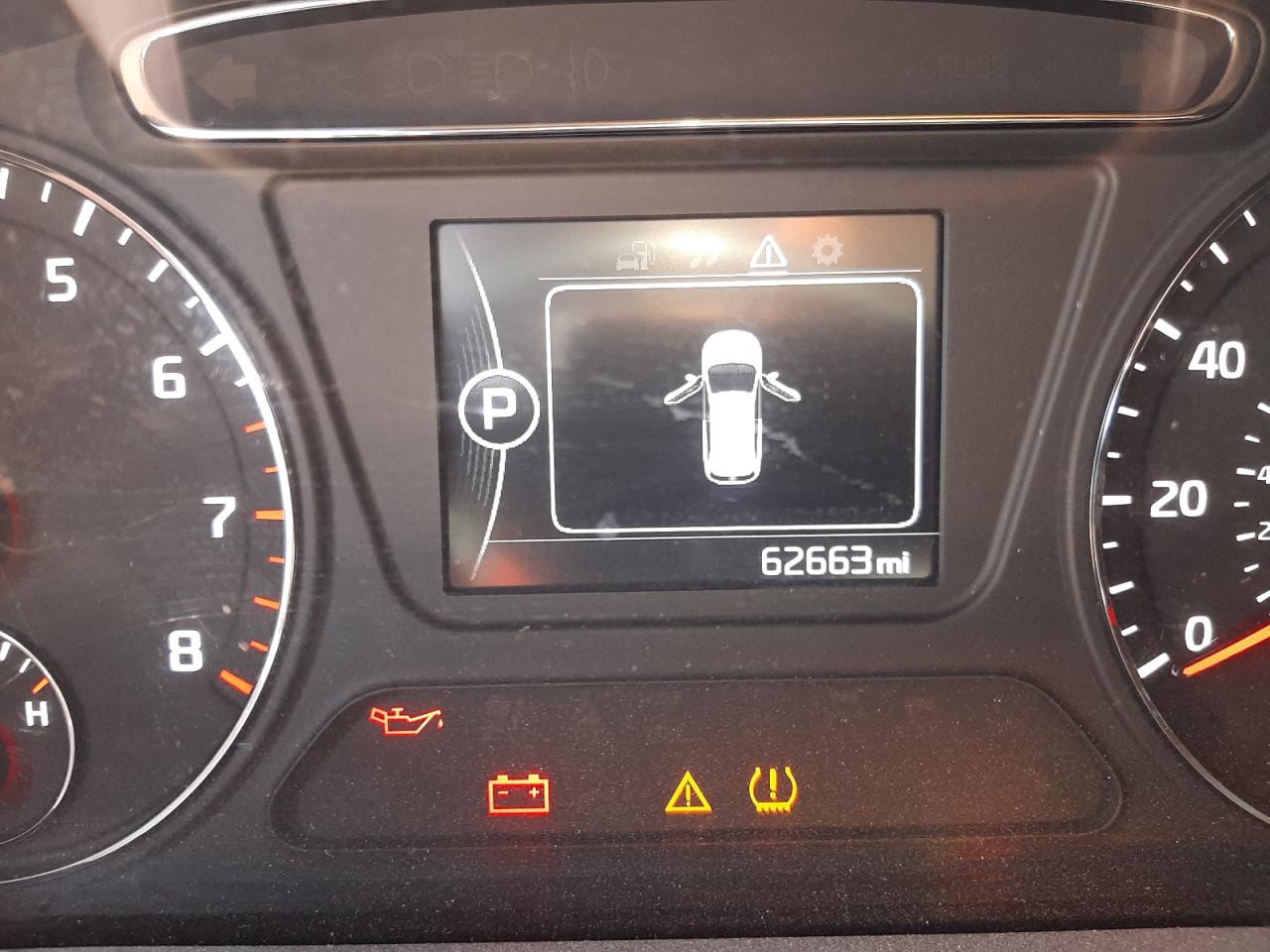 Photo 8 from auction – 2016 KIA SORENTO LX with VIN 5XYPG4A35GG028536
