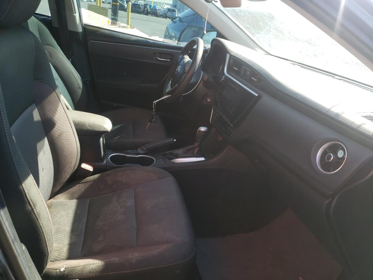Photo 5 from auction – 2018 TOYOTA COROLLA L with VIN 2T1BURHE7JC025261