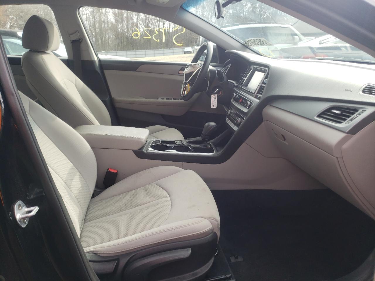 Photo 5 from auction – 2019 HYUNDAI SONATA SE with VIN 5NPE24AF5KH775555