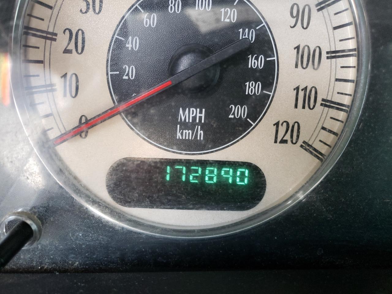 Photo 8 from auction – 2002 CHRYSLER TOWN & COU with VIN 2C4GP54L42R539077