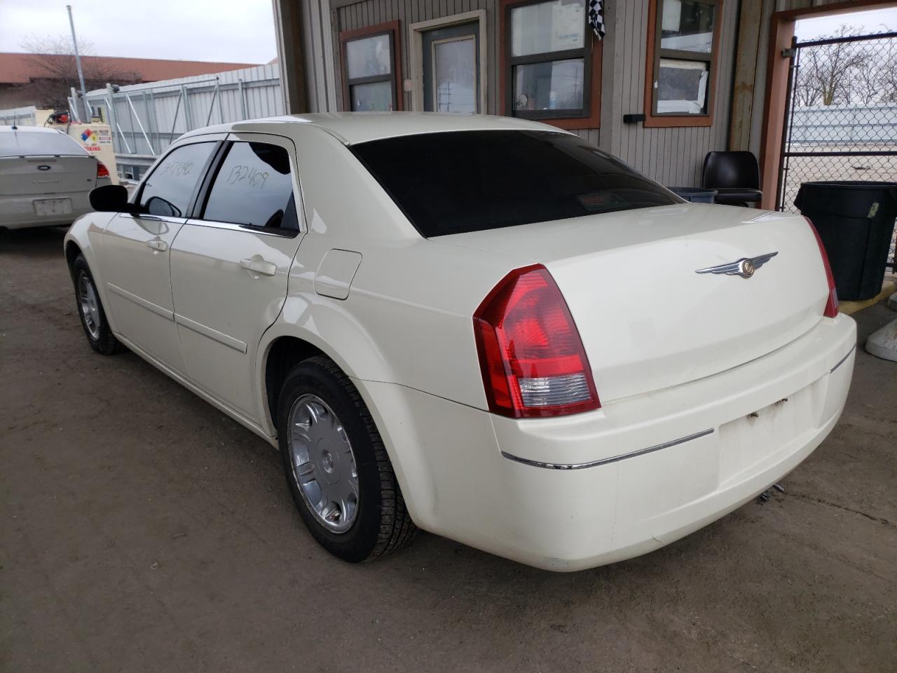 Photo 3 from auction – 2005 CHRYSLER 300 TOURIN with VIN 2C3AA53G95H174664