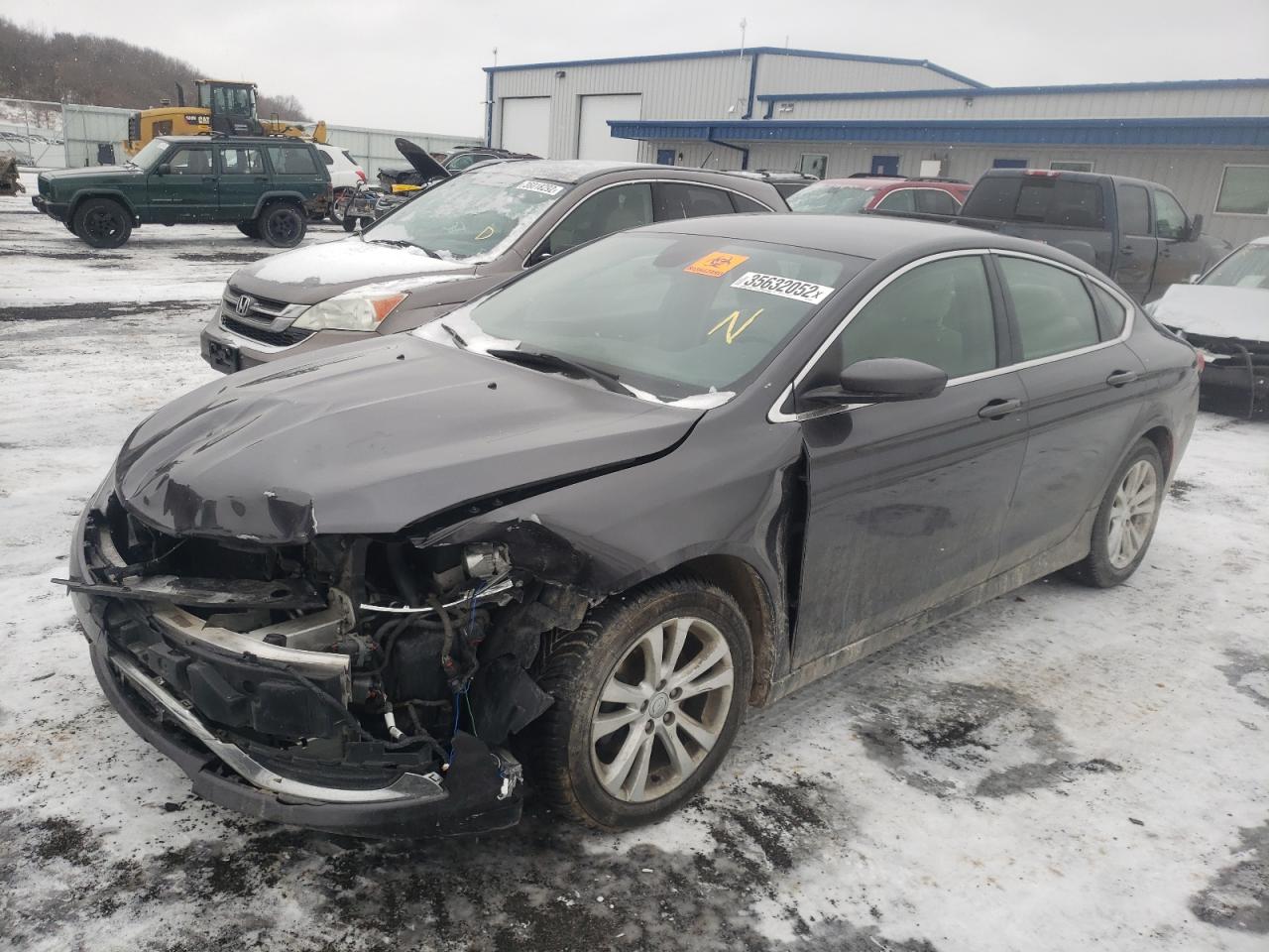 Photo 2 from auction – 2015 CHRYSLER 200 LIMITE with VIN 1C3CCCAB1FN664166