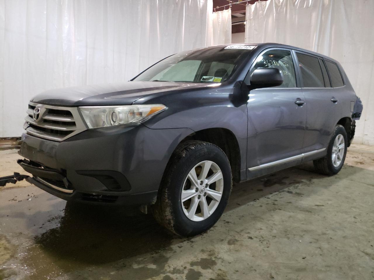 Photo 2 from auction – 2013 TOYOTA HIGHLANDER with VIN 5TDBK3EH3DS263461